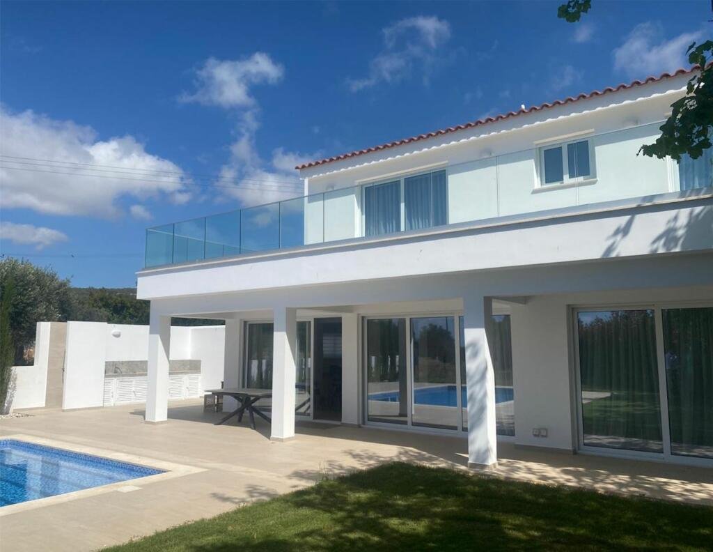 4 Bedroom Villa in Sea Caves, Pegeia, Paphos