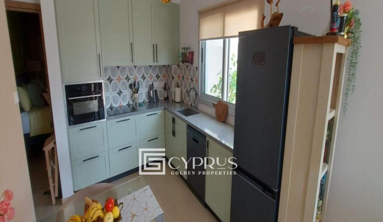 SPACIOUS KITCHEN
