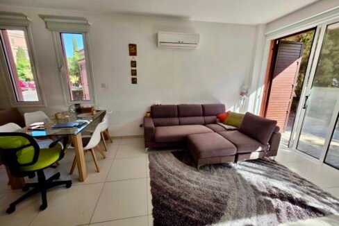 13bb4335-3b4a-4b51-ac23-7e6f3617d443