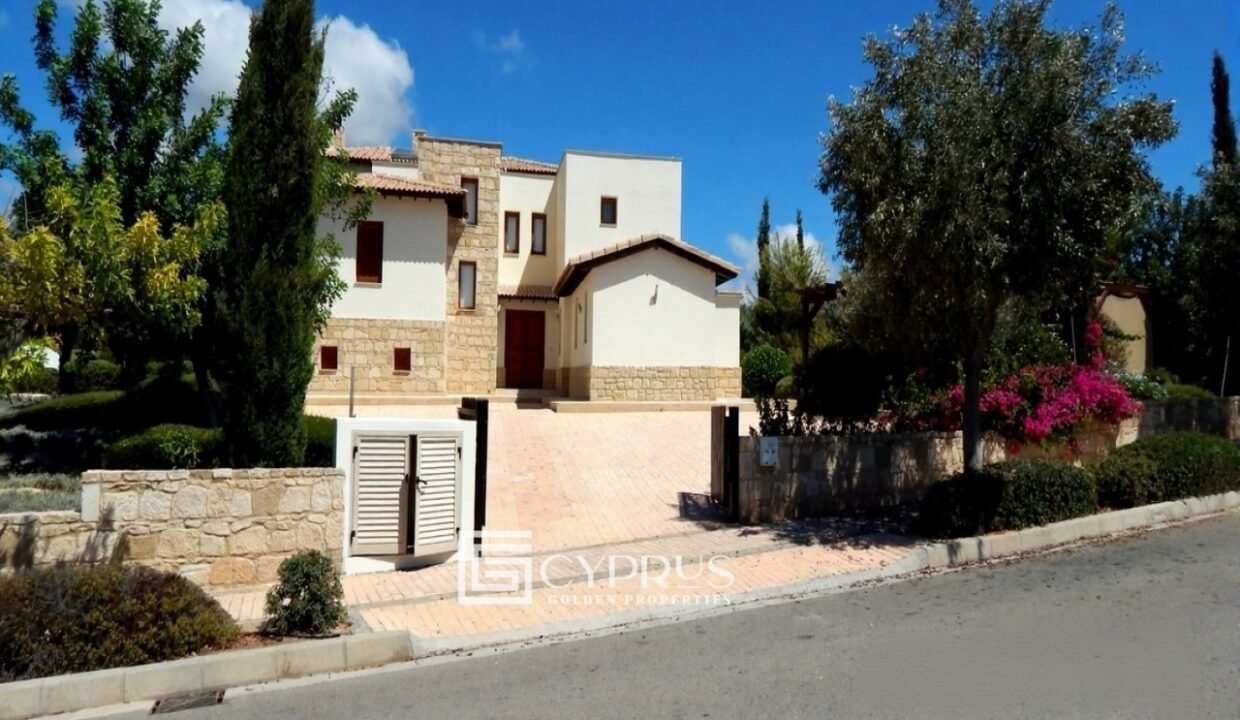 8979-villa-for-sale-in-aphrodite-hills_full.jpg