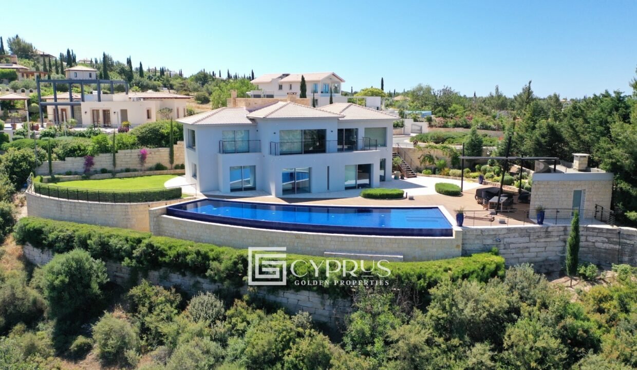 9239-villa-for-sale-in-aphrodite-hills_orig.jpg
