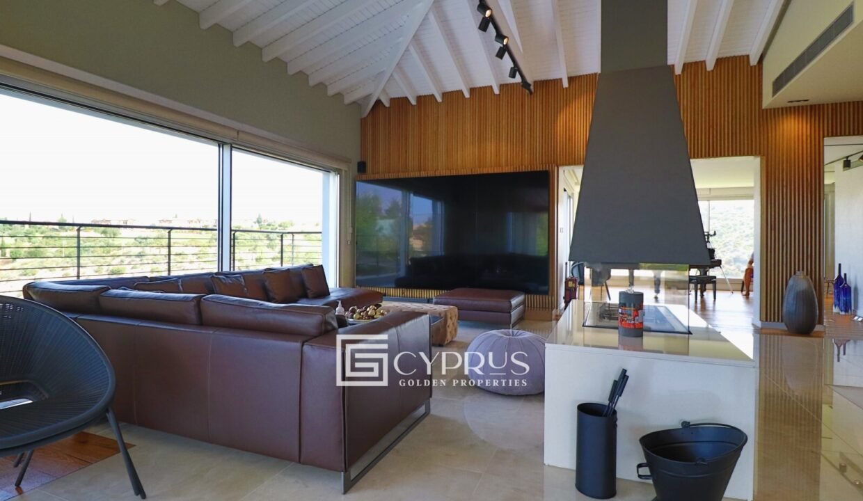9249-villa-for-sale-in-aphrodite-hills_orig.jpg