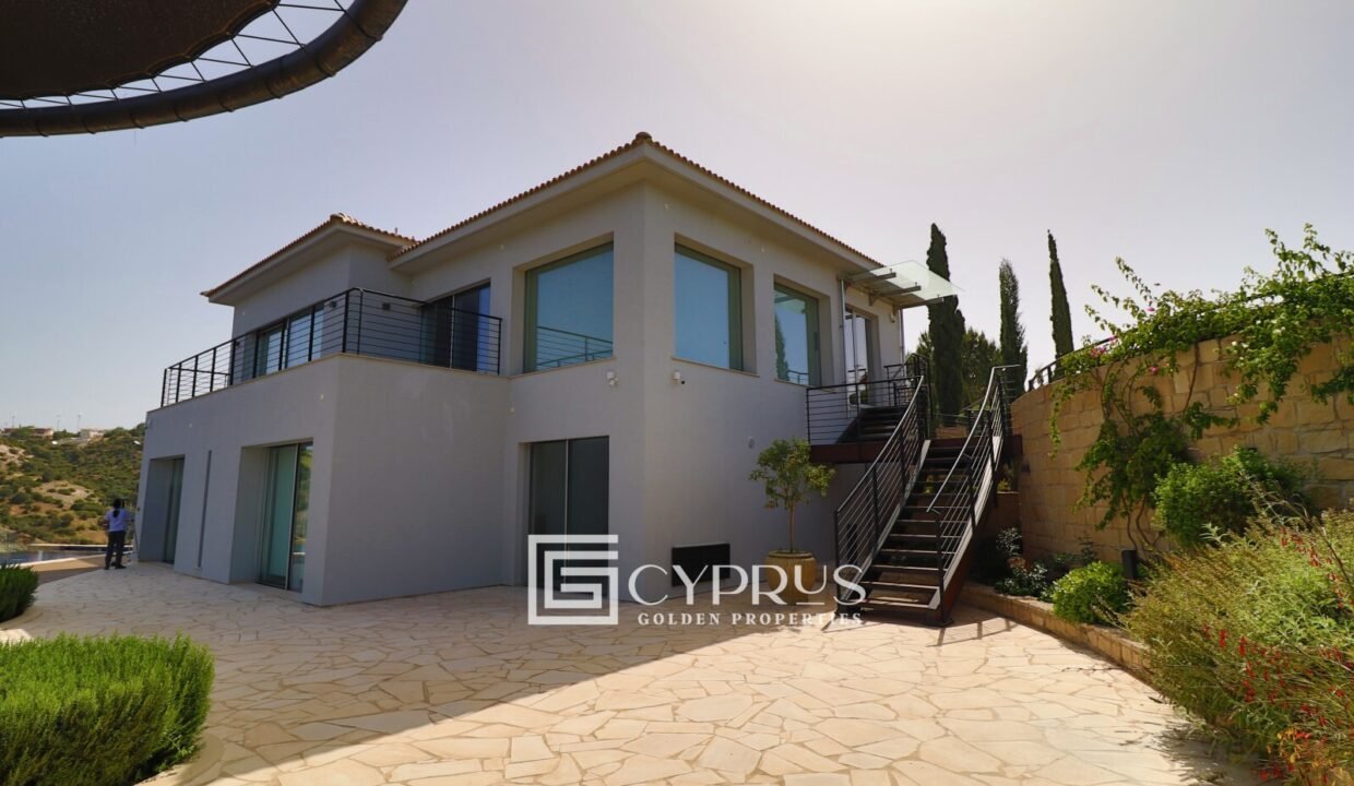 9273-villa-for-sale-in-aphrodite-hills_orig.jpg