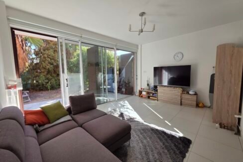 b20f2edf-9a45-48eb-9400-ea658a24458a