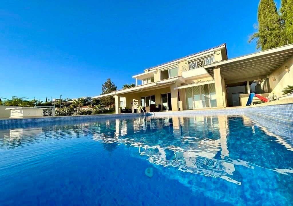 bcd7da8b-6ca4-445d-ae3f-503821028dfa