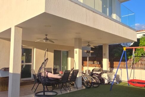 fe27c3a1-8389-45c8-bf52-67ff892a4e8f